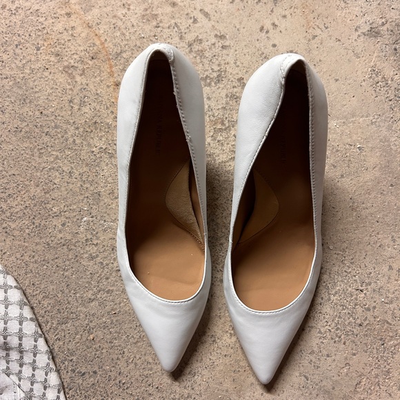 Banana Republic white lightly worn heels - Picture 1 of 6